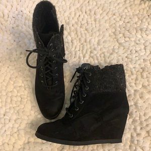 Ankle length wedge boots